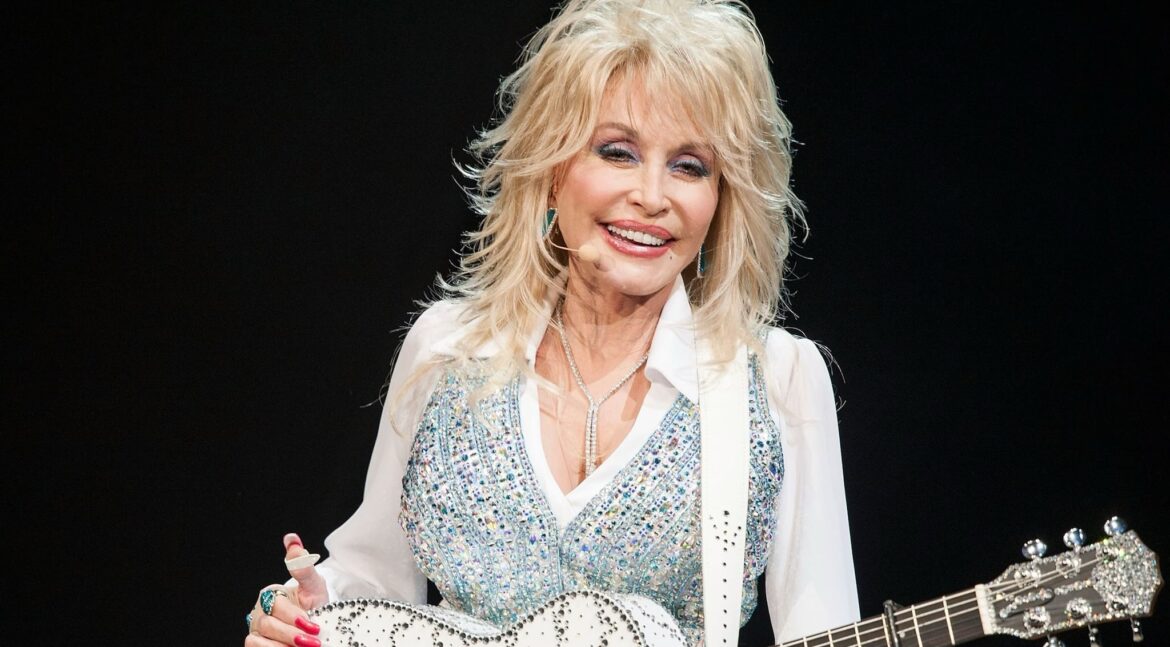 Dolly Parton ph X